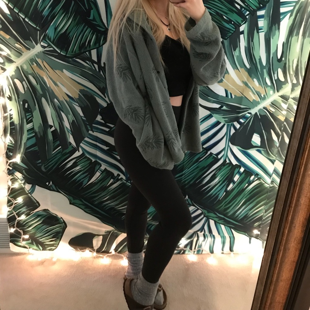 Adorable vintage sweater 🌿 - Picture 2 of 7